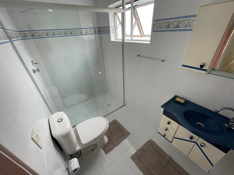 Cobertura com churrasqueira e piscina - Praia da Enseada