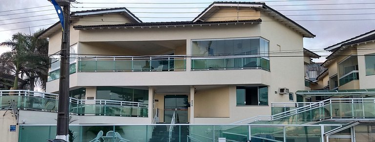 Aconchegante Studio Frente ao Mar – Praia do Tombo, Guarujá