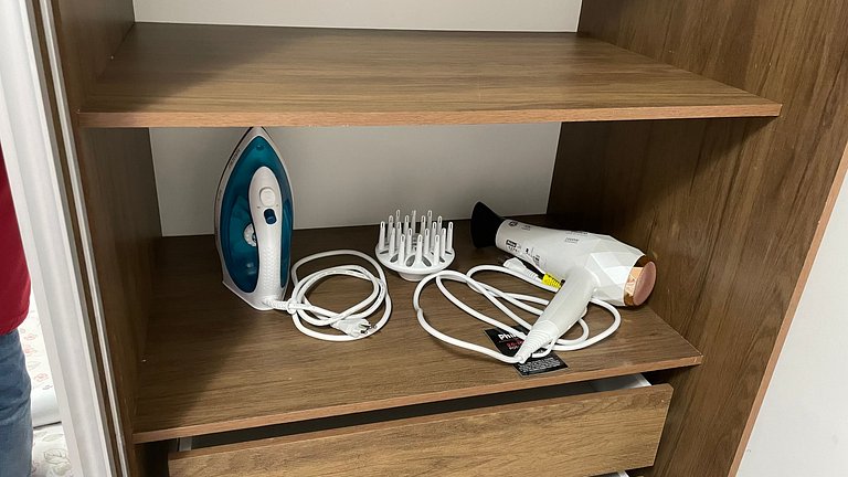 Apartamento com piscina e serviço de praia - Pitangueiras