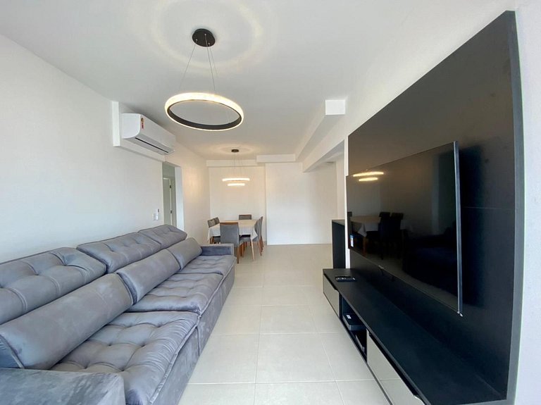 Apartamento com piscina e serviço de praia - Pitangueiras