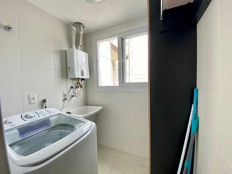 Apartamento com piscina e serviço de praia - Pitangueiras
