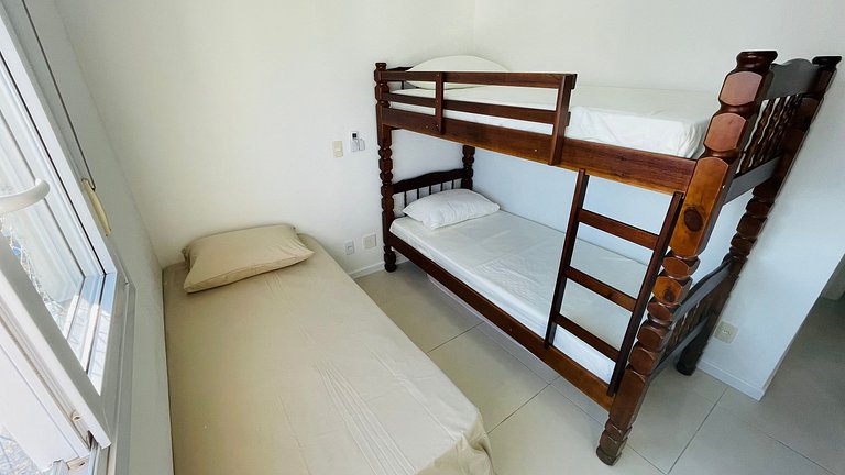 Apartamento com piscina e serviço de praia - Pitangueiras