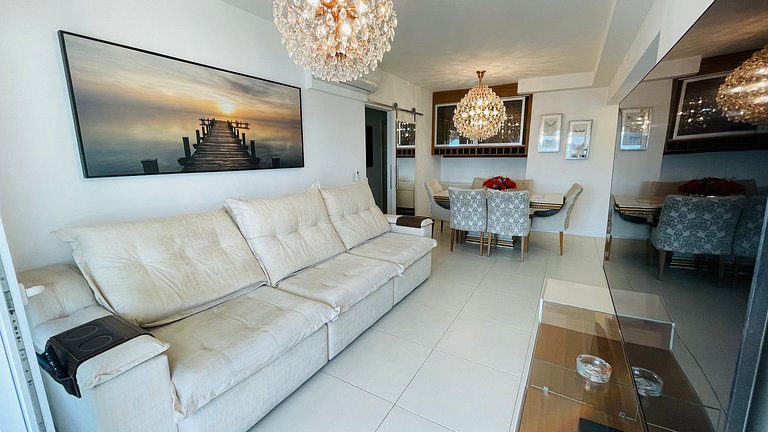 Apartamento com piscina e serviço de praia - Pitangueiras