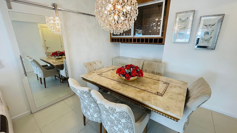 Apartamento com piscina e serviço de praia - Pitangueiras
