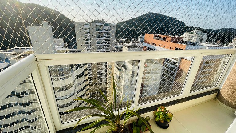 Apartamento com piscina e serviço de praia - Pitangueiras