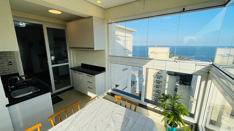 Apartamento com piscina e serviço de praia - Pitangueiras