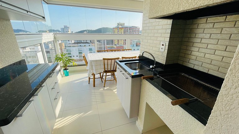 Apartamento com piscina e serviço de praia - Pitangueiras