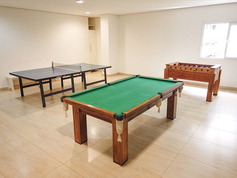 Apartamento com piscina e serviço de praia - Pitangueiras