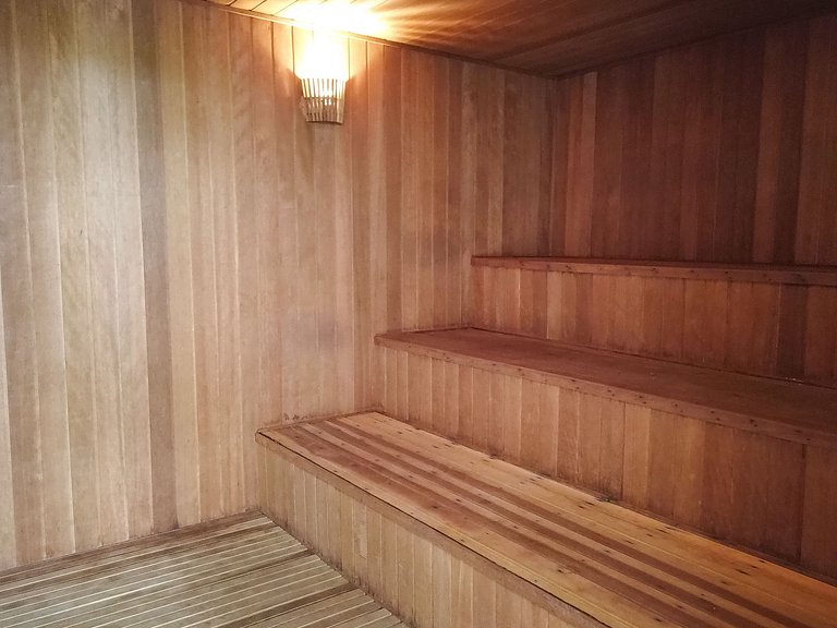 Apartamento com piscina e serviço de praia - Pitangueiras