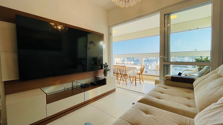 Apartamento com piscina e serviço de praia - Pitangueiras