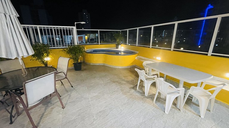 Cobertura com churrasqueira e piscina - Praia da Enseada