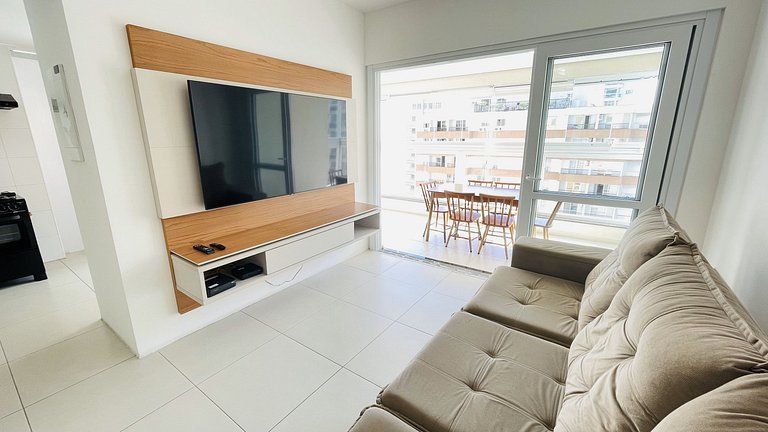 Apartamento com piscina e serviço de praia - Pitangueiras