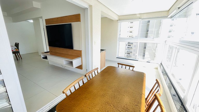 Apartamento com piscina e serviço de praia - Pitangueiras