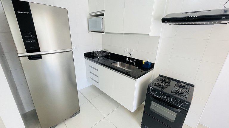 Apartamento com piscina e serviço de praia - Pitangueiras