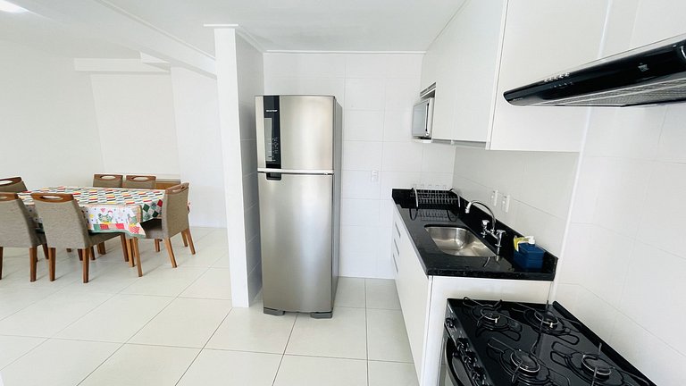 Apartamento com piscina e serviço de praia - Pitangueiras