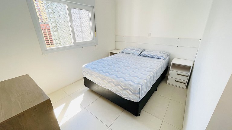 Apartamento com piscina e serviço de praia - Pitangueiras