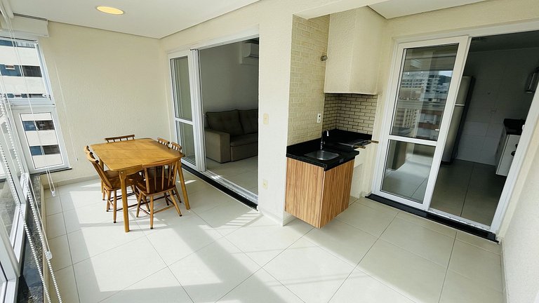 Apartamento com piscina e serviço de praia - Pitangueiras