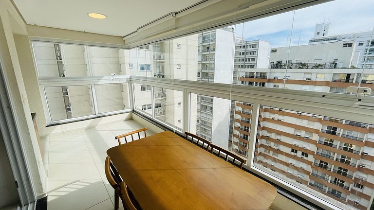 Apartamento com piscina e serviço de praia - Pitangueiras