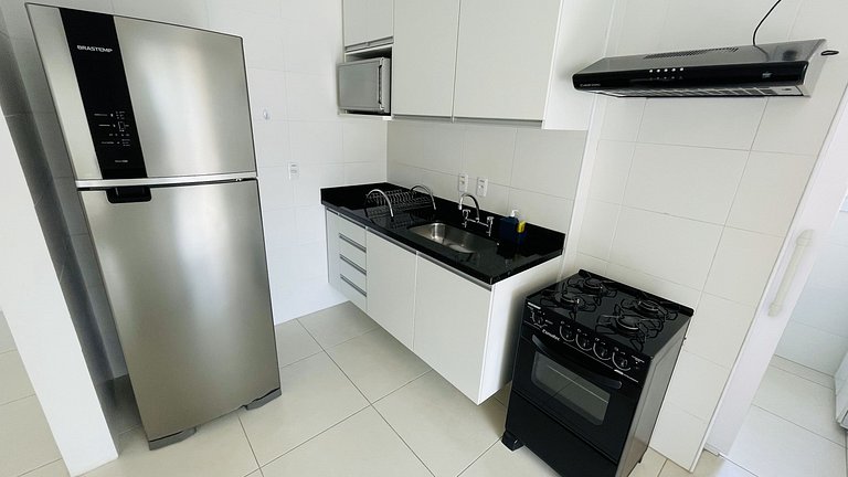 Apartamento com piscina e serviço de praia - Pitangueiras