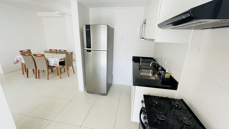 Apartamento com piscina e serviço de praia - Pitangueiras