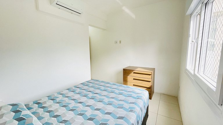 Apartamento com piscina e serviço de praia - Pitangueiras