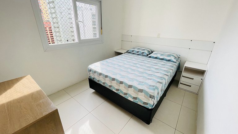Apartamento com piscina e serviço de praia - Pitangueiras