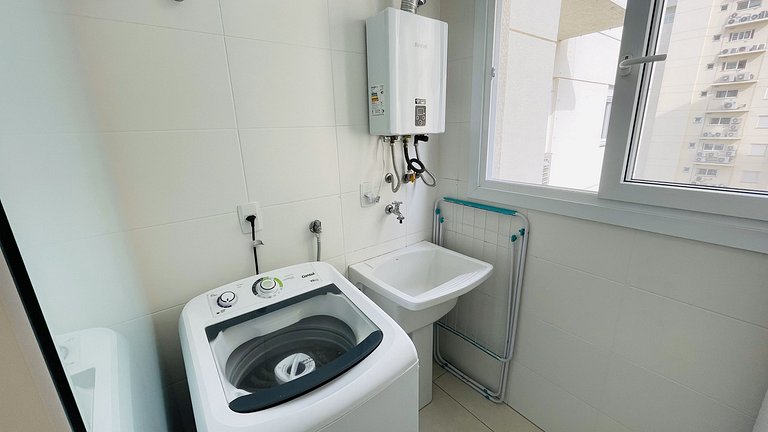 Apartamento com piscina e serviço de praia - Pitangueiras