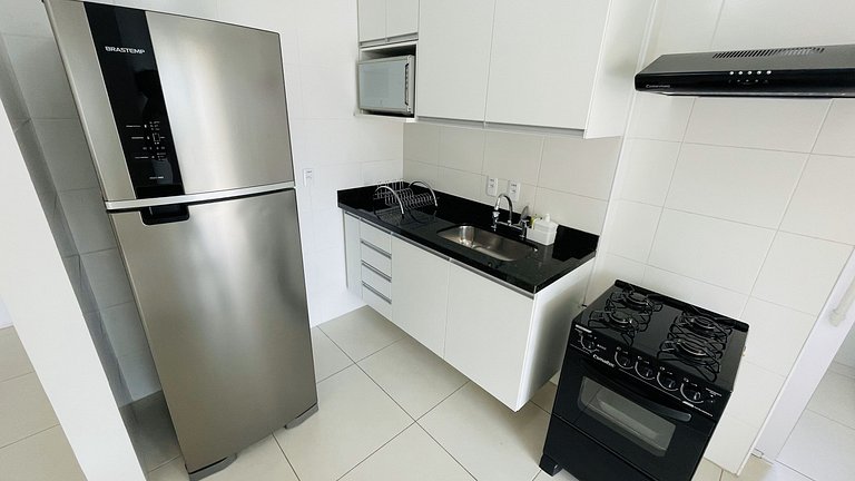Apartamento com piscina e serviço de praia - Pitangueiras