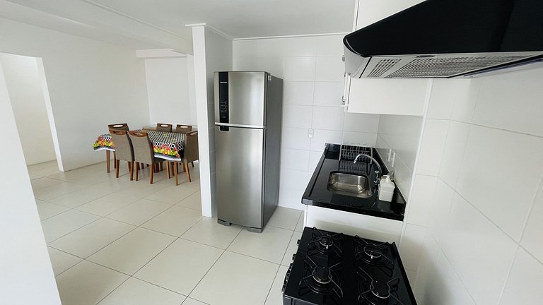 Apartamento com piscina e serviço de praia - Pitangueiras