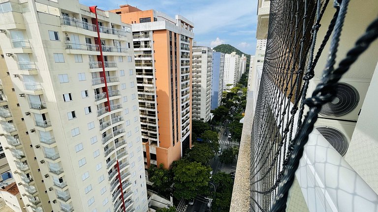 Apartamento com piscina e serviço de praia - Pitangueiras