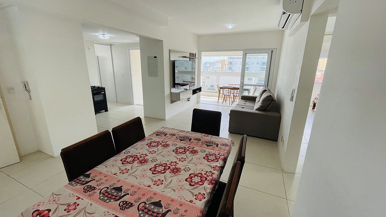 Apartamento com piscina e serviço de praia - Pitangueiras