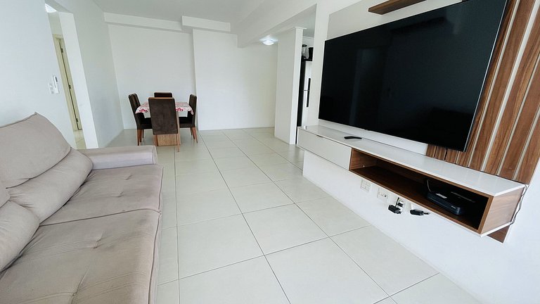 Apartamento com piscina e serviço de praia - Pitangueiras