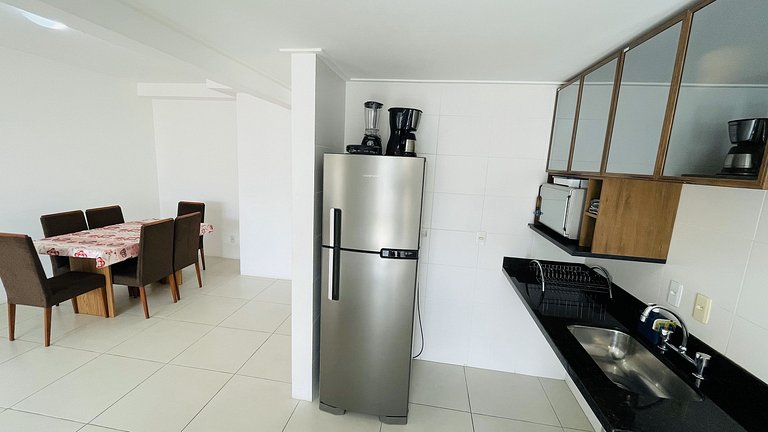 Apartamento com piscina e serviço de praia - Pitangueiras
