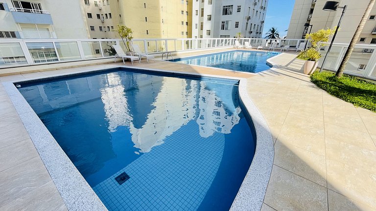 Apartamento com piscina e serviço de praia - Pitangueiras