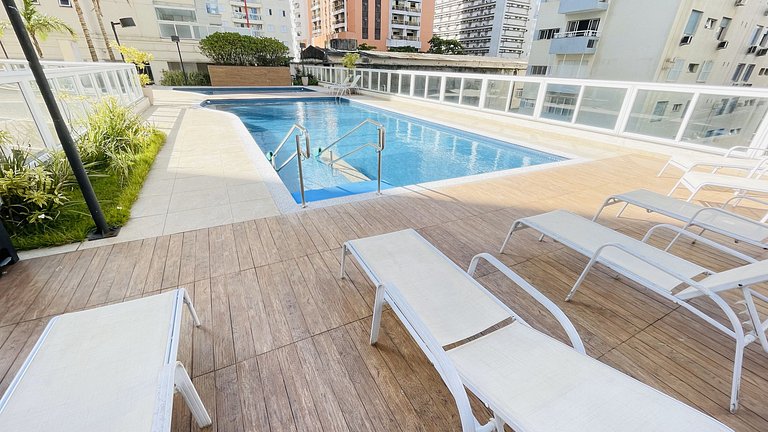 Apartamento com piscina e serviço de praia - Pitangueiras