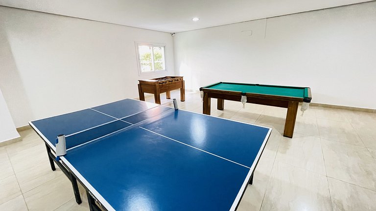 Apartamento com piscina e serviço de praia - Pitangueiras