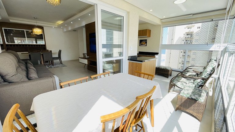Apartamento com piscina e serviço de praia - Pitangueiras