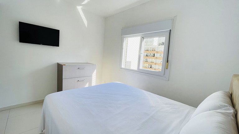 Apartamento com piscina e serviço de praia - Pitangueiras