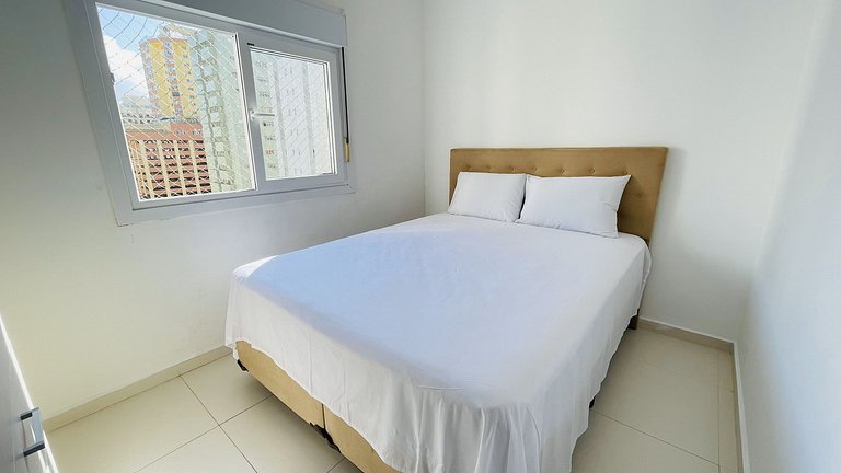 Apartamento com piscina e serviço de praia - Pitangueiras
